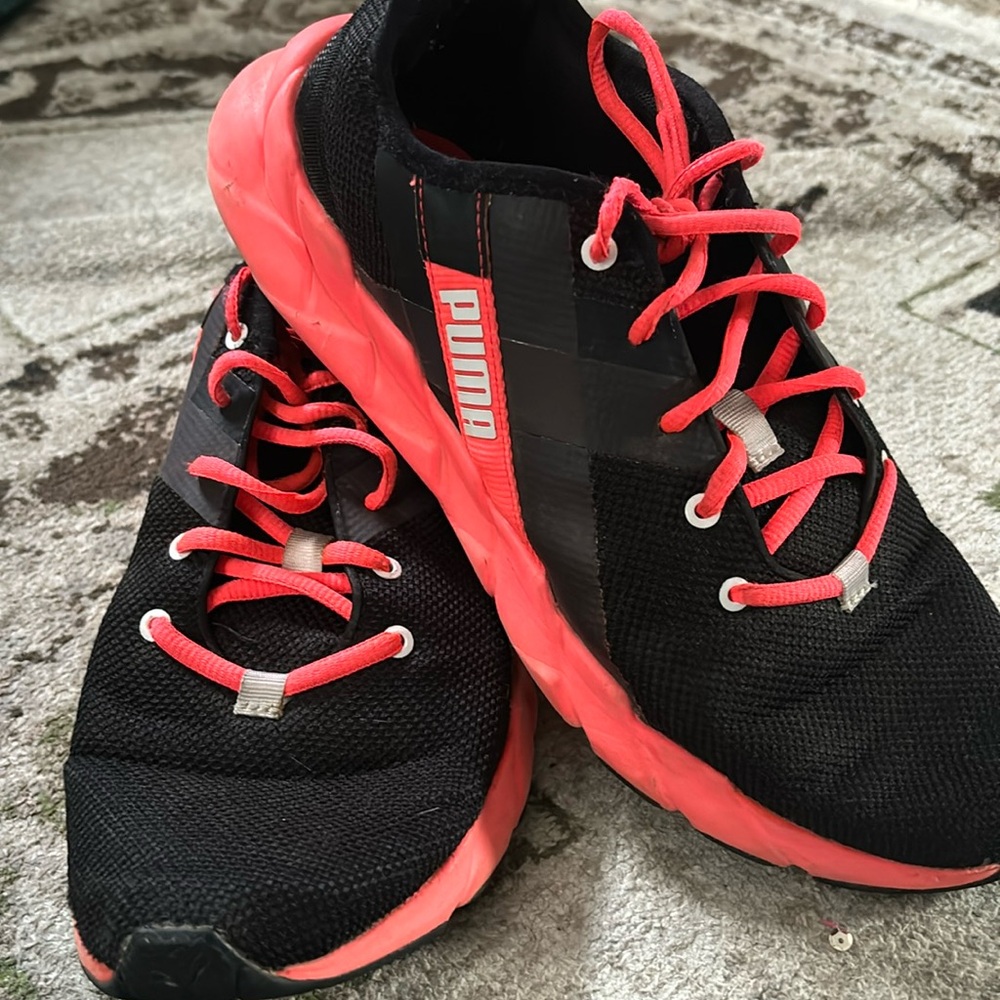 Puma weave xt training sneakers neon pink black athletic sneakers
